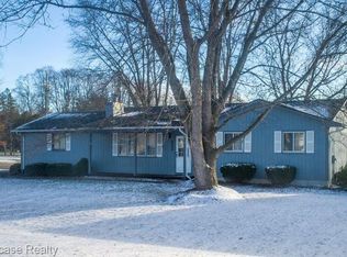 6498 Wildflower Ln, Brighton, MI