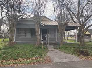 300 Hines Ave, Baytown, TX 77520