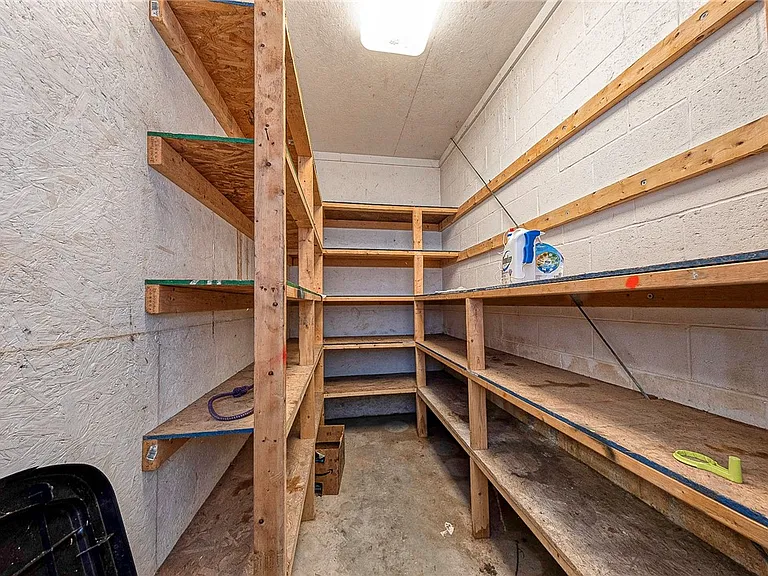 215 Hawk Hill Dr — Photo 15