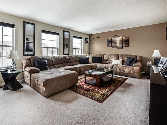 3rd image of 215 Southern Valley Ct