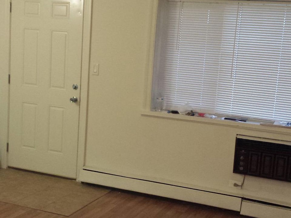 2nd image of 4606 River Rd APT B5