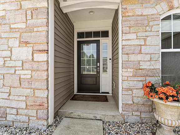 4th image of 847 Morley Ct