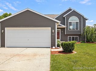 380 Tall Grass Dr, Cedar Springs, MI 49319