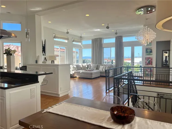 703 11th St, Hermosa Beach, CA 90254