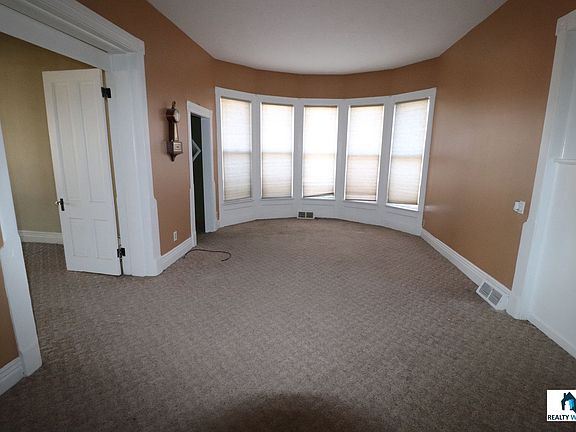 3rd image of 801 Goodhue Blvd #801