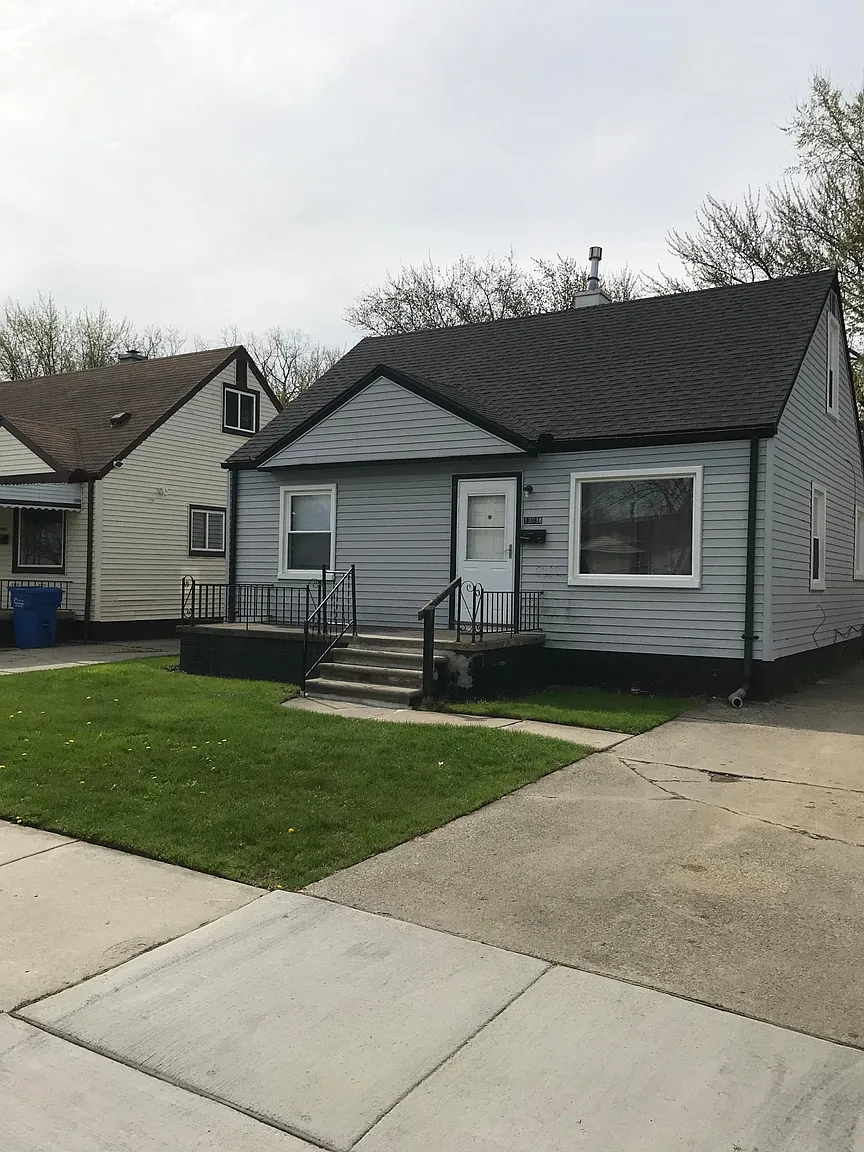 13038 Sherman Ave photo 1