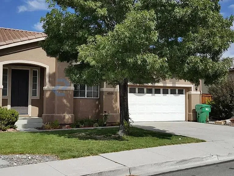 4591 Mount Bachelor Dr — Photo 2