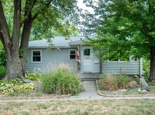 301 11th St SW, Waverly, IA 50677