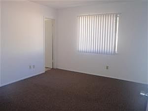 2nd image of 7956 Knollwood Rd