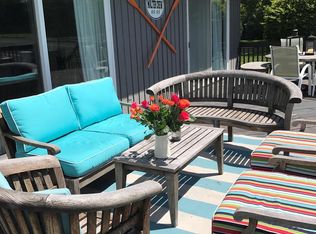 39 S Country Rd, Westhampton, NY 11977