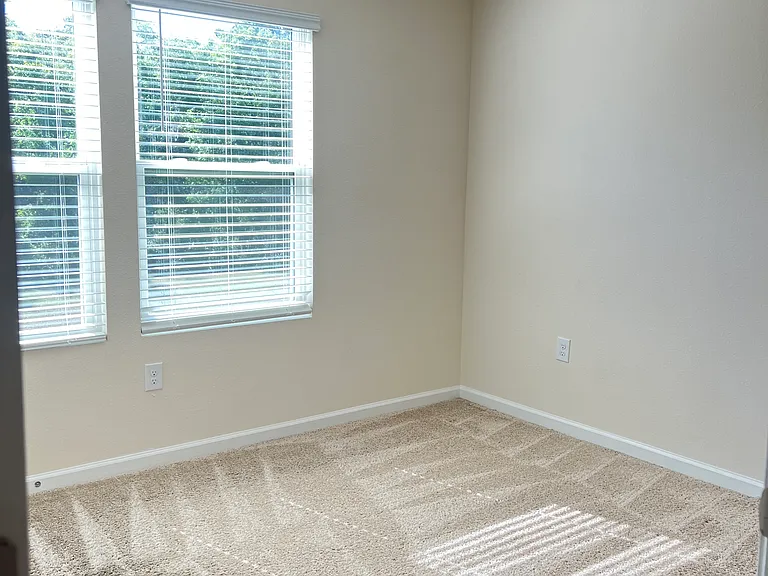 836 Rotary Rd — Photo 11