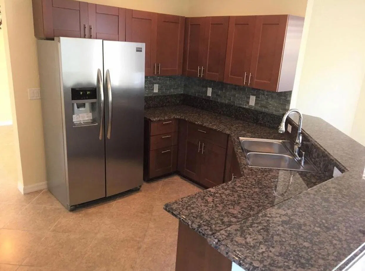 1038 NW Leonardo Cir — Photo 3