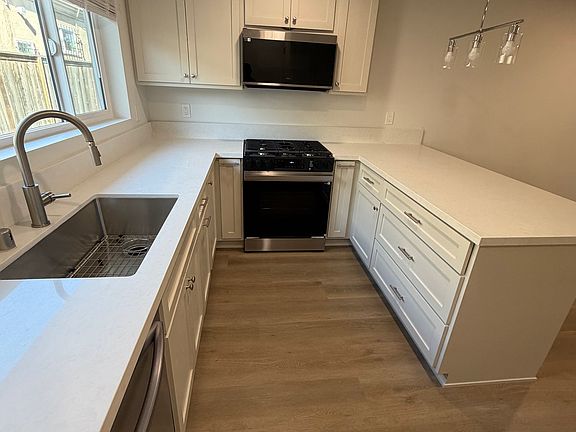 3rd image of 391 Grand Ave #C