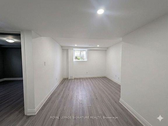 5th image of 806 Envoy Dr #Basement