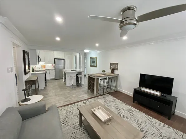 614 Kipling St #D7, Houston, TX 77006