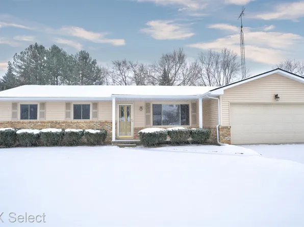 5056 Sturbridge Ct, Grand Blanc, MI 48439