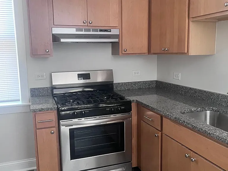 1007 N Lavergne Ave — Photo 1