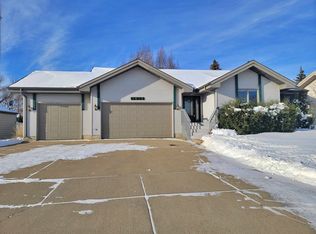 1612 Centennial St, Minot, ND 58701