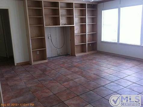 3rd image of 1813 Pecan View Dr