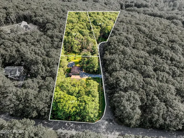 613 Blue Bird Pl, Hawley, PA 18428