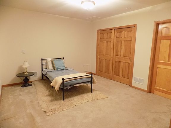 3rd image of 360 Hill Ave #0
