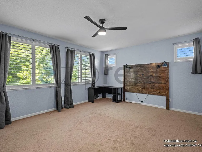 887 Hampton St — Photo 13
