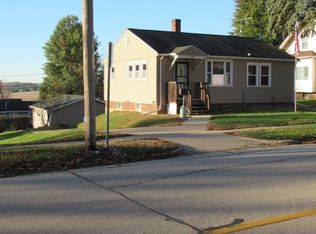 619 W 1st St, Monticello, IA 52310