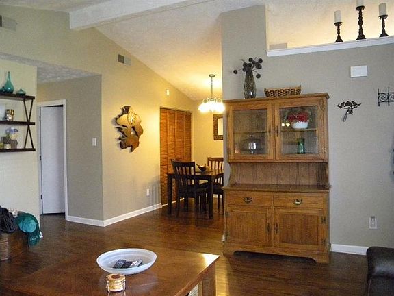 4th image of 1577 Deer Lake Dr
