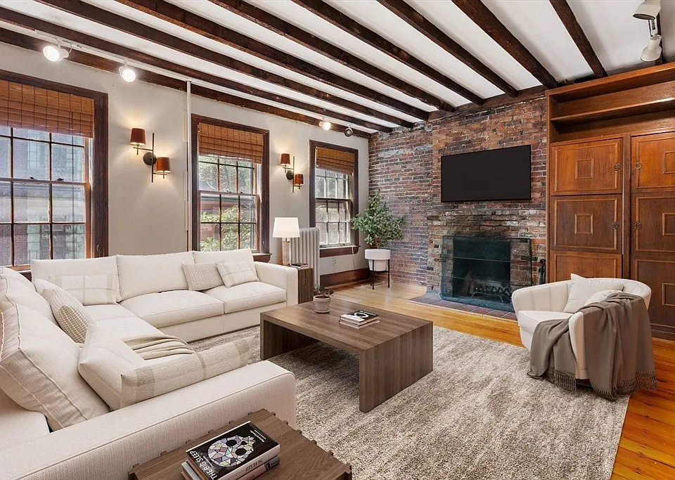 31 Myrtle St #4