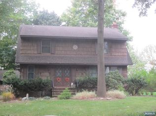 10 Greene St, Mahwah, NJ 07430