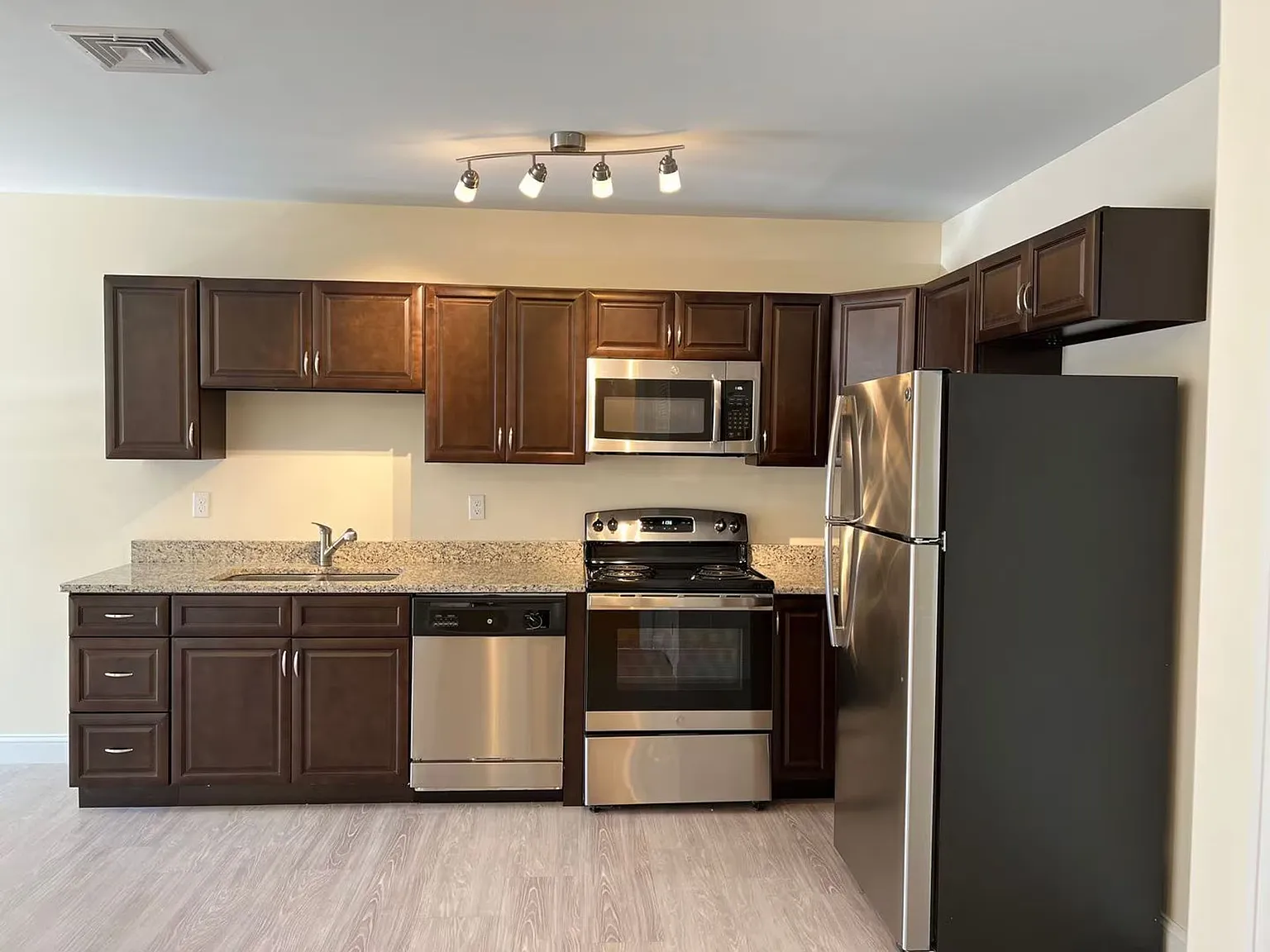 Residences at MacGregor Cut — Photo 1