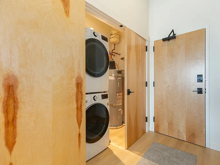 515 W Aspen St #301 — Photo 21