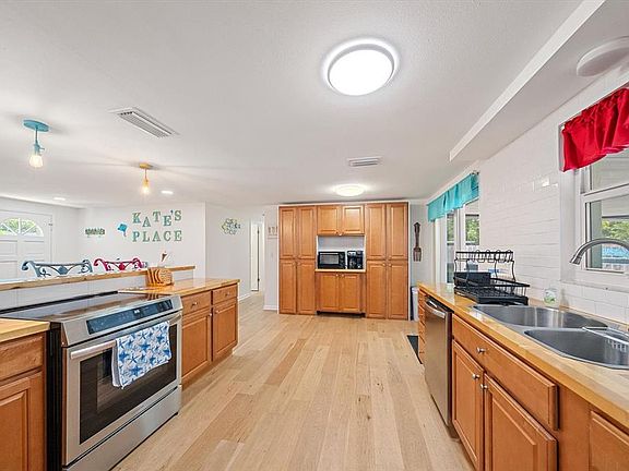3rd image of 2923 Linwood Dr