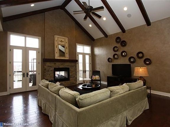 5th image of 9819 Thornwood Cir