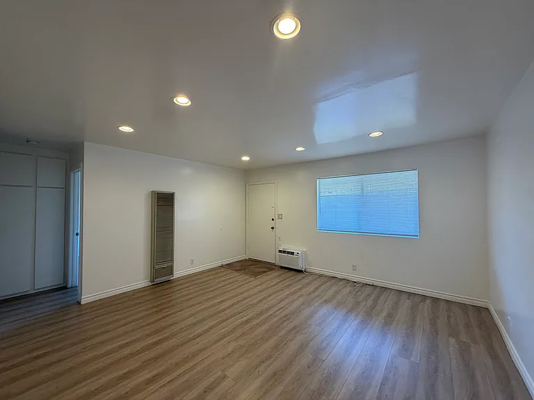 11310 La Mirada Blvd #3 — Photo 2