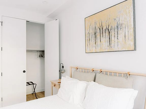 5th image of 44 Euclid Ave APT 2A