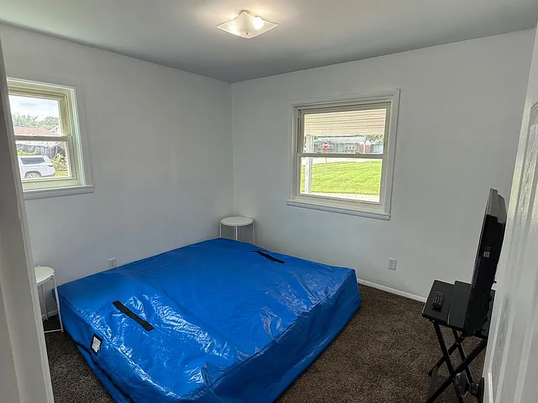 2526 Rochester Ave — Photo 8