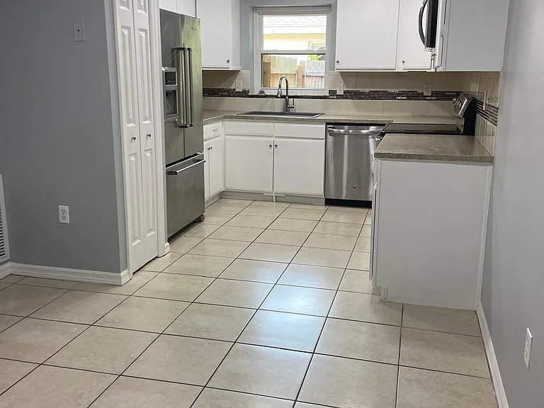 658 Caribou Ct — Photo 14