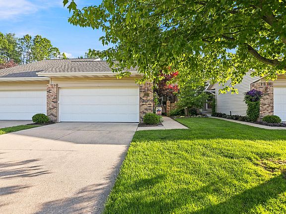 2nd image of 2203 Shetland Dr NE