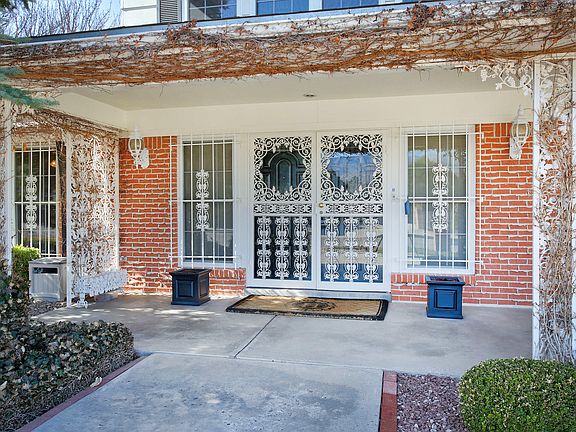 4th image of 1040 Matador Dr SE