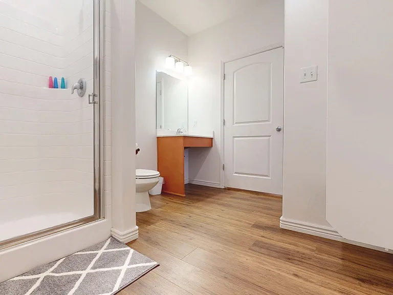 1055 W 400 N — Photo 37