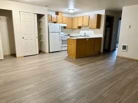 Westwood Park Apartments, B04