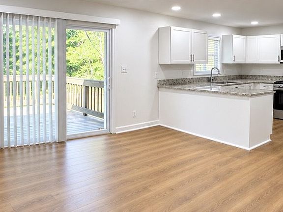 4th image of 2791 Knollview Dr