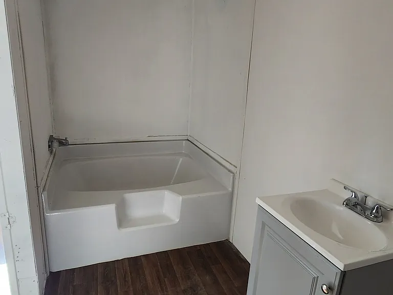 923 Mercedes St #15 — Photo 12