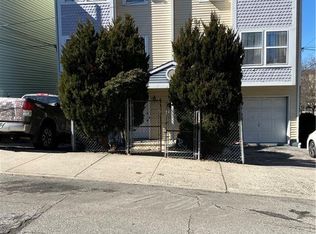 31 Jackson St, Yonkers, NY 10701