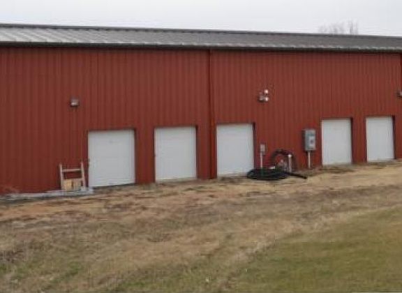 3rd image of 618 Industrial Dr SE