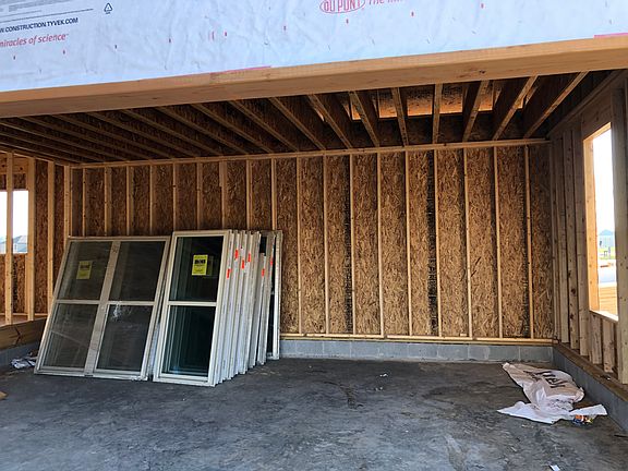 5th image of 207 Melbourne Dr
