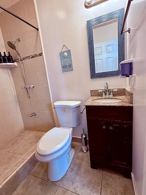 2 bed, 900 sqft, $3,000 — Photo 2