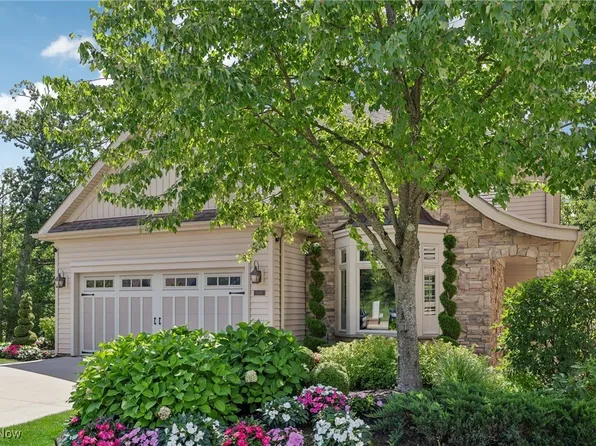 5240 River Trl, Lyndhurst, OH 44124