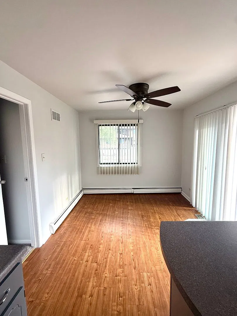 14723 Kilpatrick Ave — Photo 4
